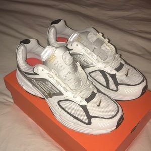 NEW Nike Air Max Moto